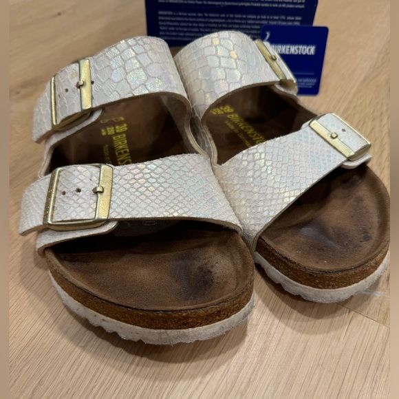 Birkenstock shiny snake cream sandal - Picture 2 of 6